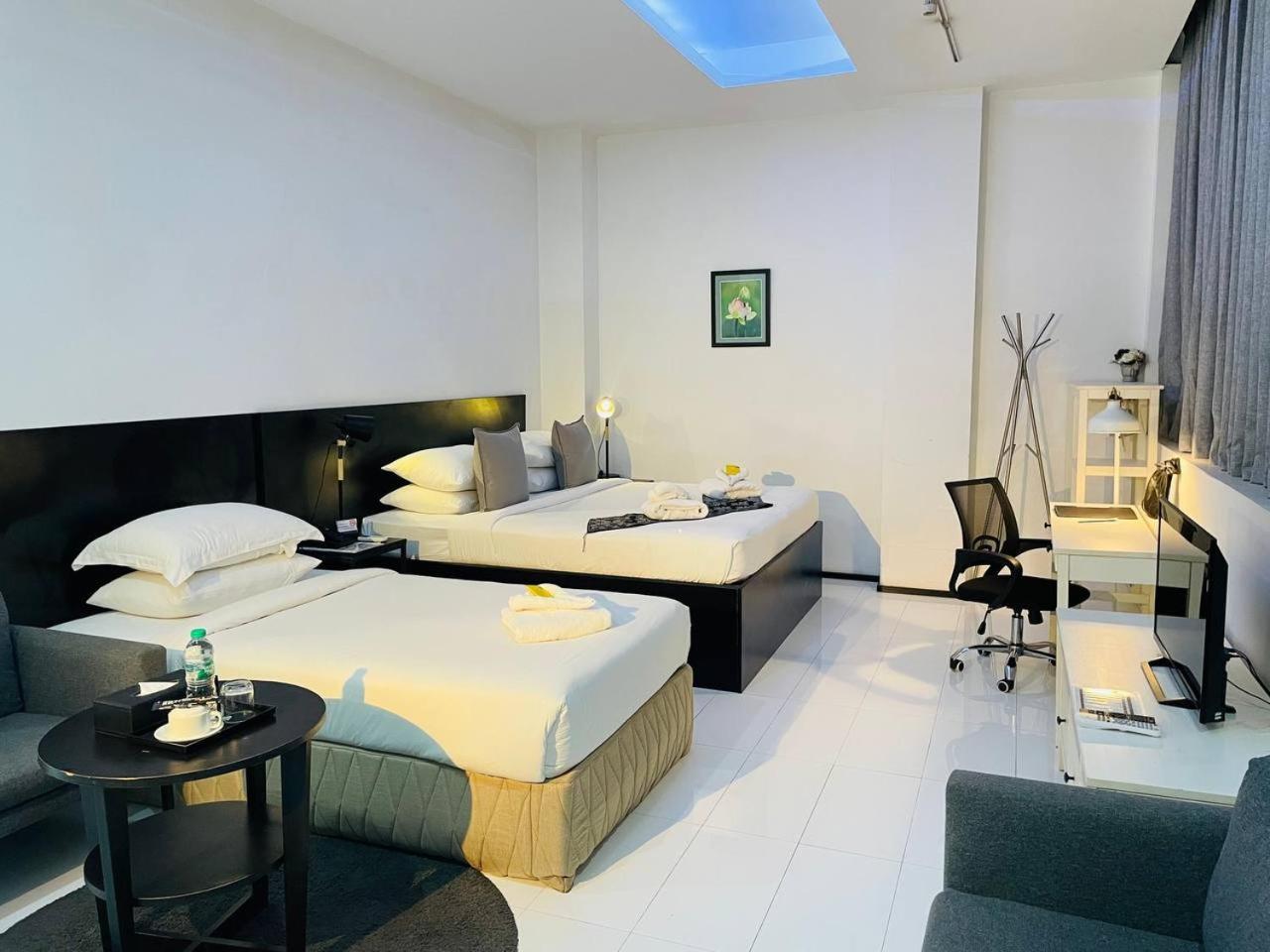 Yama Hotel & Rooftop Bar Yangon Luaran gambar