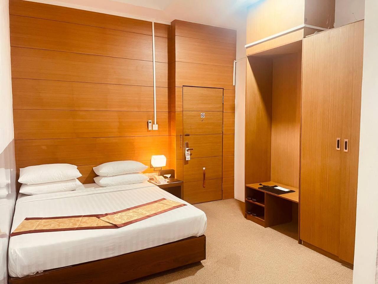 Yama Hotel & Rooftop Bar Yangon Luaran gambar