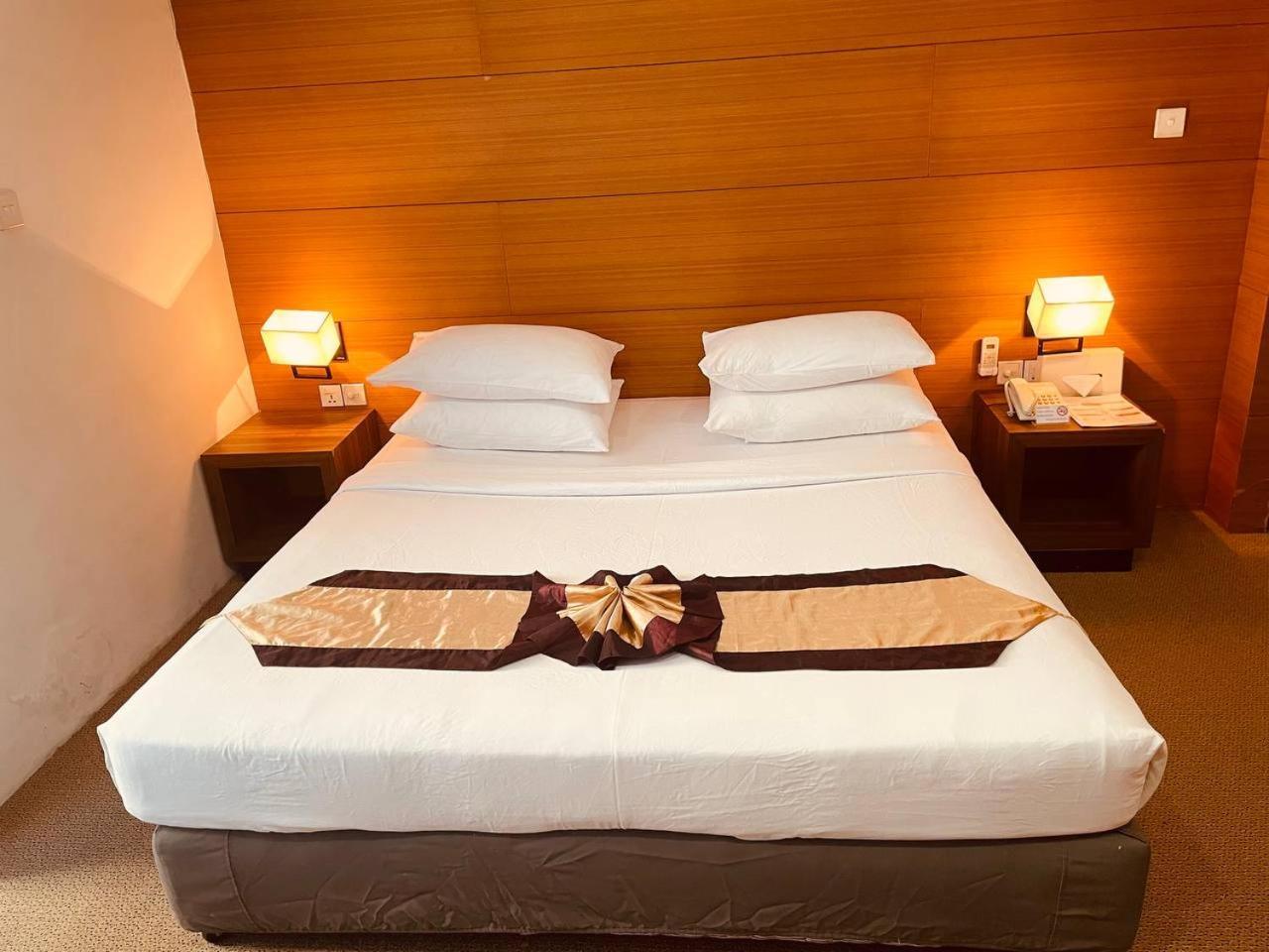 Yama Hotel & Rooftop Bar Yangon Luaran gambar